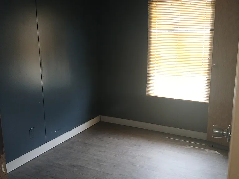 300 Country Springs Dr — Photo 8