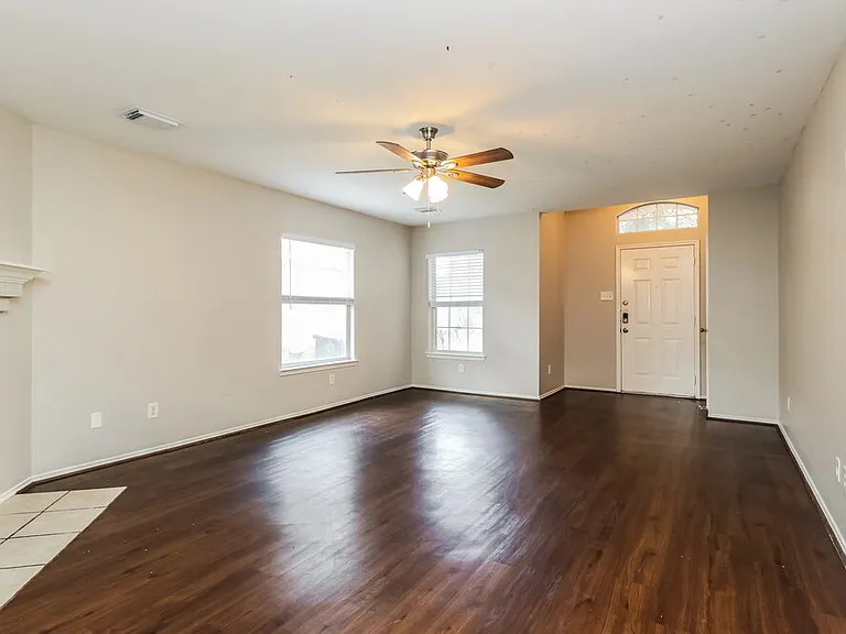 12134 Carriage Oak Cir — Photo 4