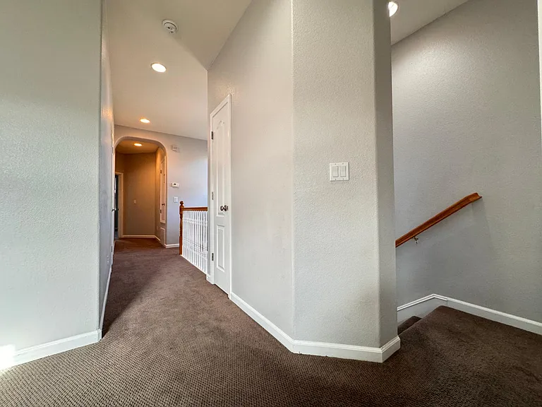 2451 Hanson Dr — Photo 18