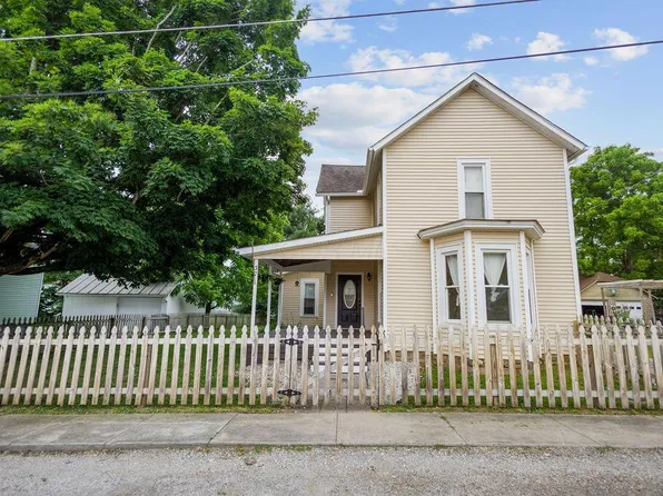 37 College St, Alexandria, OH 43001