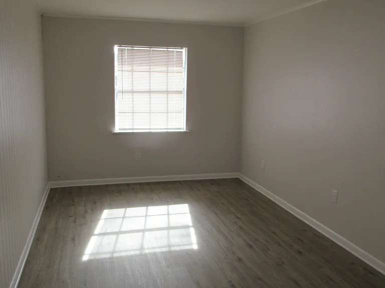 3560 Wingfield Dr — Photo 2