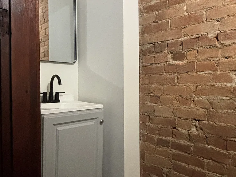 1808 Madison Ave #1 — Photo 6