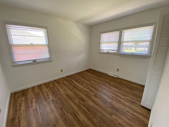 3rd image of 2370 Allen Dr