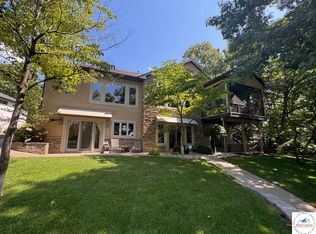 720 Via Del Lago Dr, Sunrise Beach, MO 65079