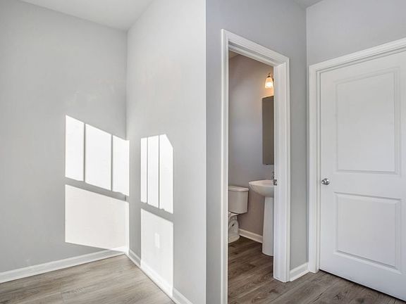 2nd image of 5279 Parkview Ln