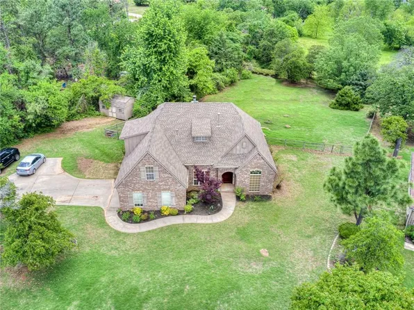 2155 Clearwater Dr, Choctaw, OK 73020