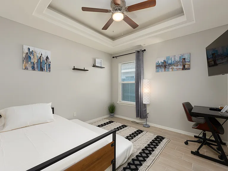 Javalina Ave — Photo 6
