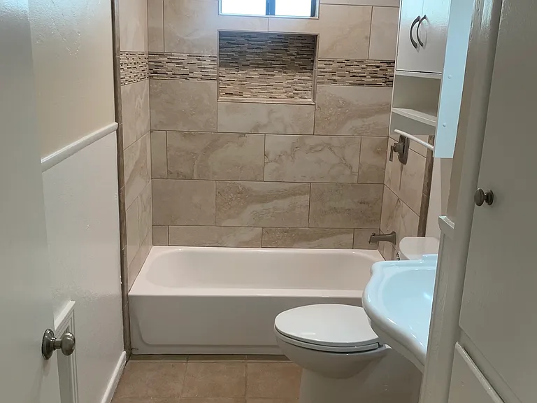 2467 Princeton Ave — Photo 3