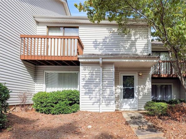6 Fairway Dr NW, Kennesaw, GA 30144