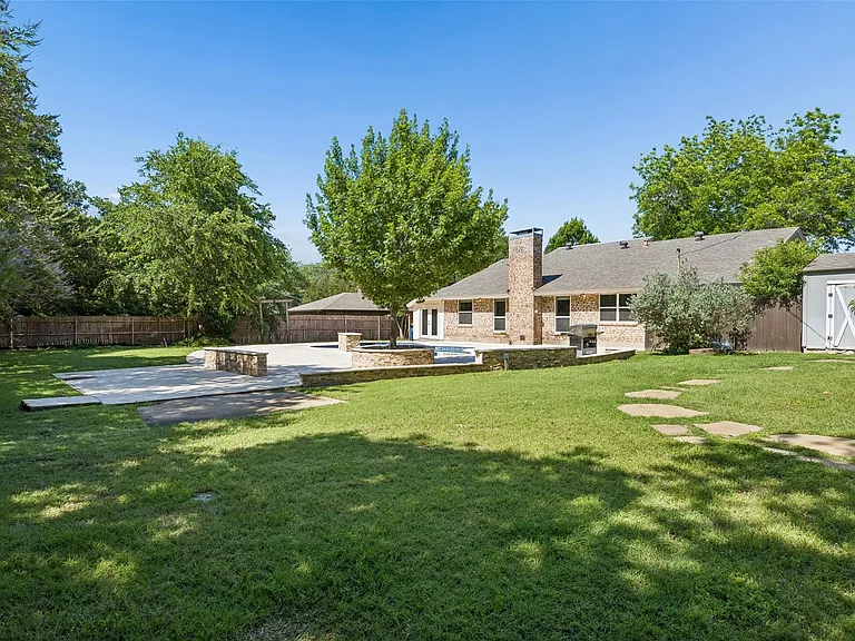 1203 Oakwood Trl — Photo 22
