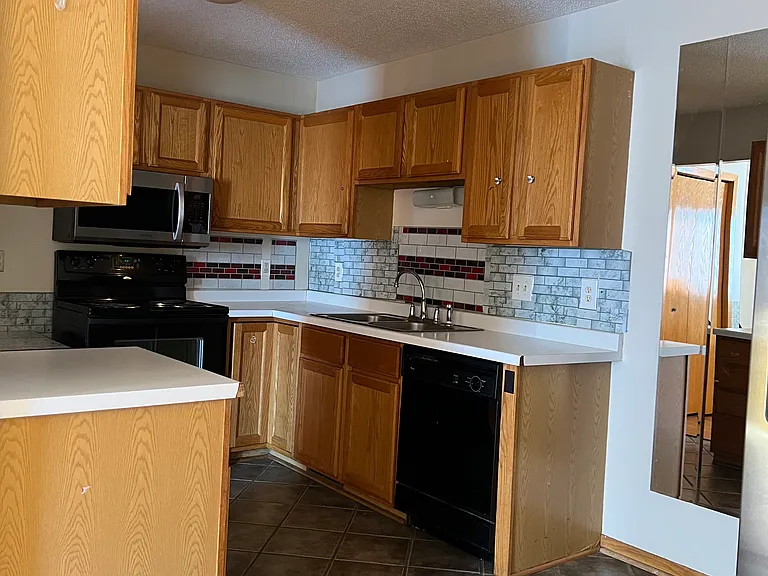 428 Appleblossom Ln W #1 — Photo 4
