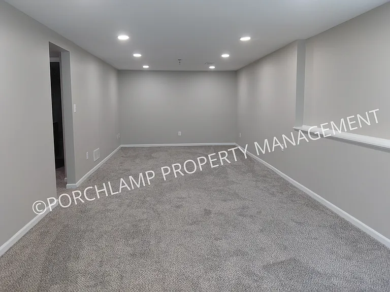 4546 Sarafield St NE — Photo 18