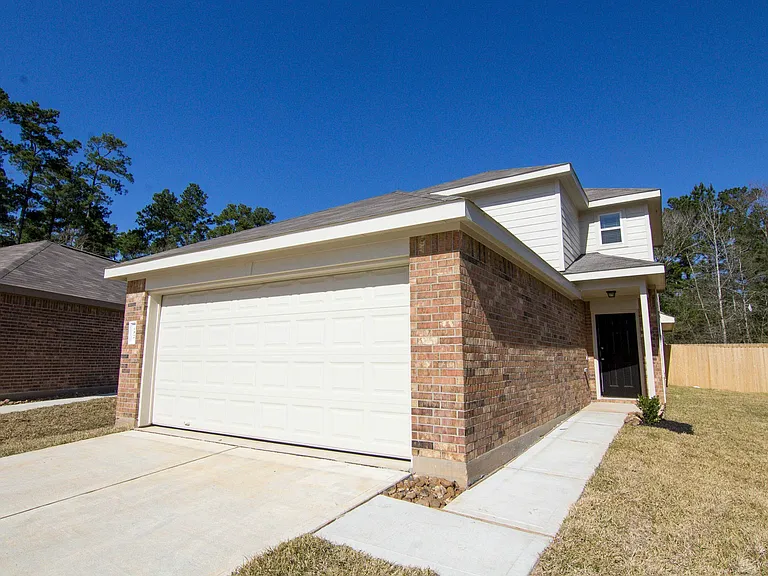 452 Upper Creek Dr — Photo 3