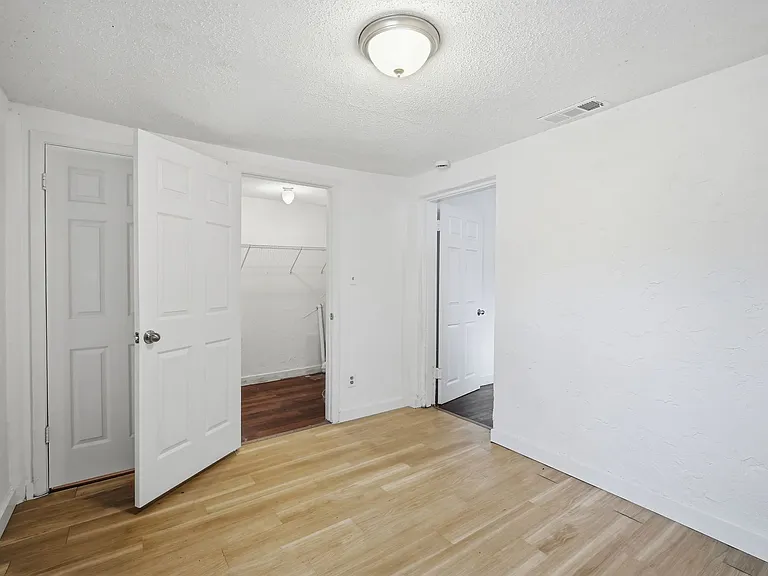 10019 N Jasmine Ave — Photo 14