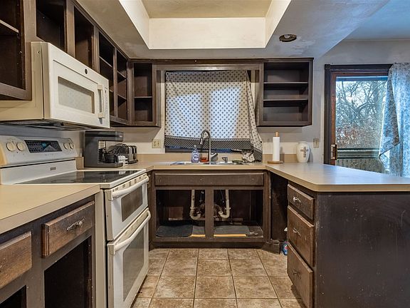 4th image of 1438 Bryn Mawr Ln