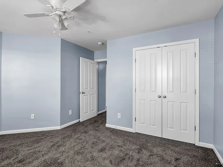 2031 Hemlock Dr #1 — Photo 22