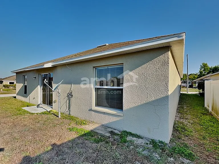 12042 Butler Woods Cir — Photo 20