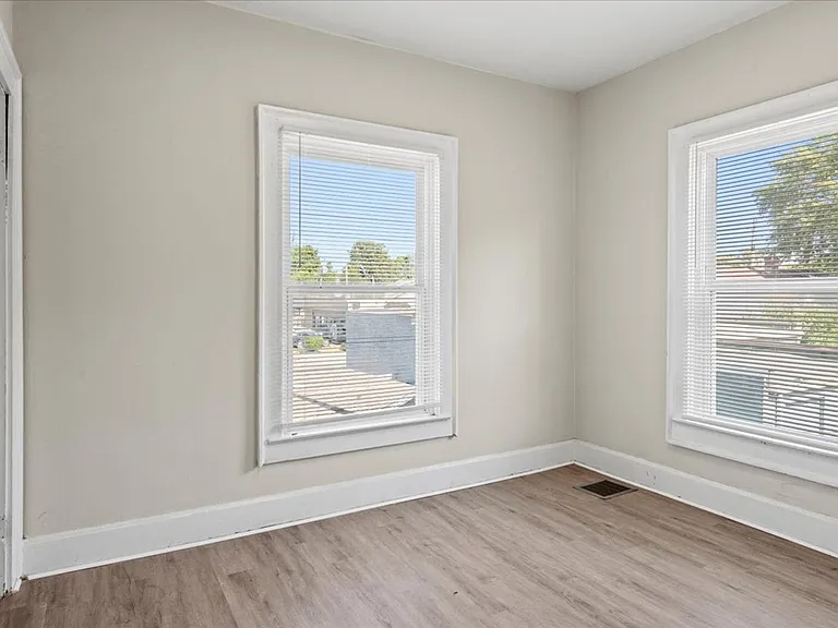 447 N Sherman Dr — Photo 14