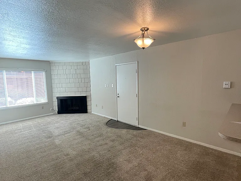 2816 O St #I — Photo 1
