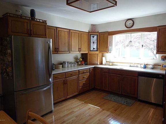 3rd image of 701 W Tinkham Ave