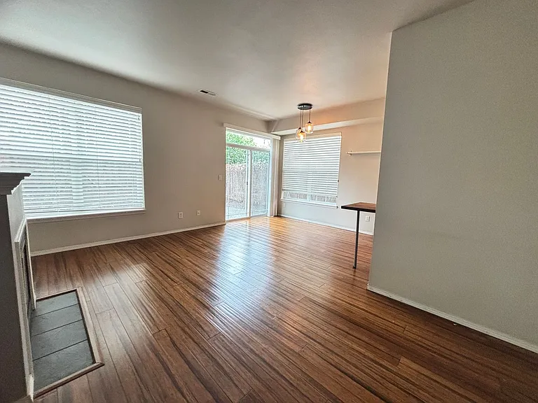 6931 N Borthwick Ave — Photo 6
