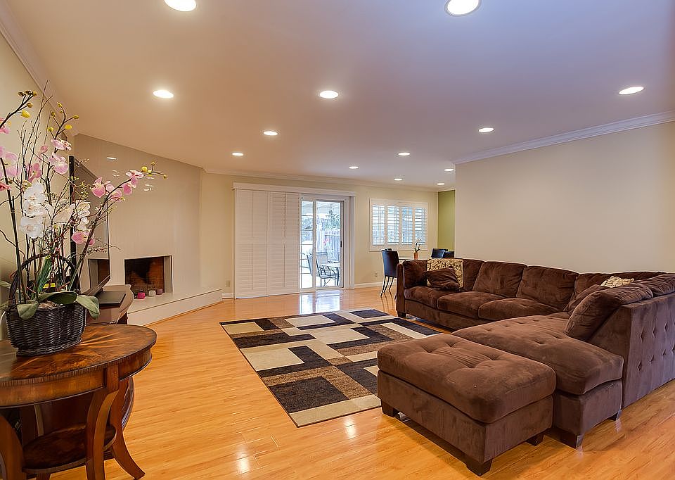 Gorgeous Open Living room