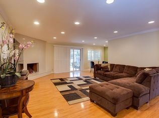 17830 Erwin St, Encino, CA 91316