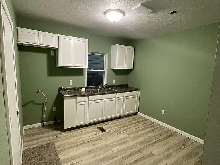 752 Diamond Ave — Photo 8