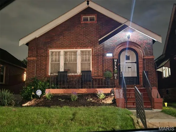 5919 Summit Pl, Saint Louis, MO 63147