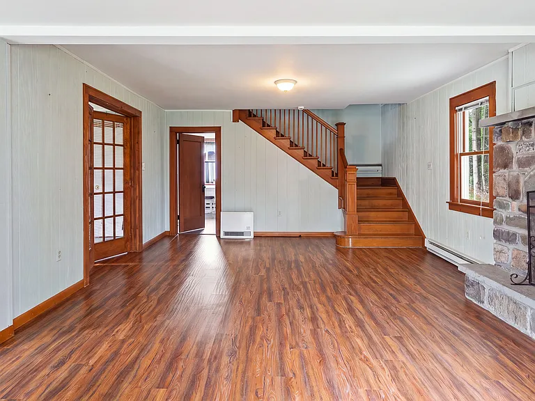 253 Thomas Rd — Photo 8
