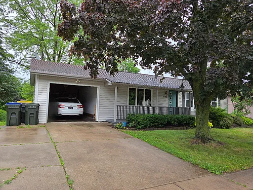 1006 Sunset St Photo 1