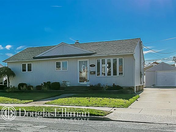 3rd image of 733 Seabury Ave