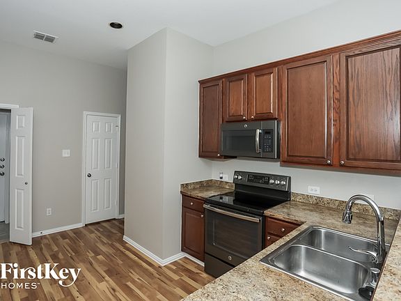 4th image of 1256 Artesia Dr