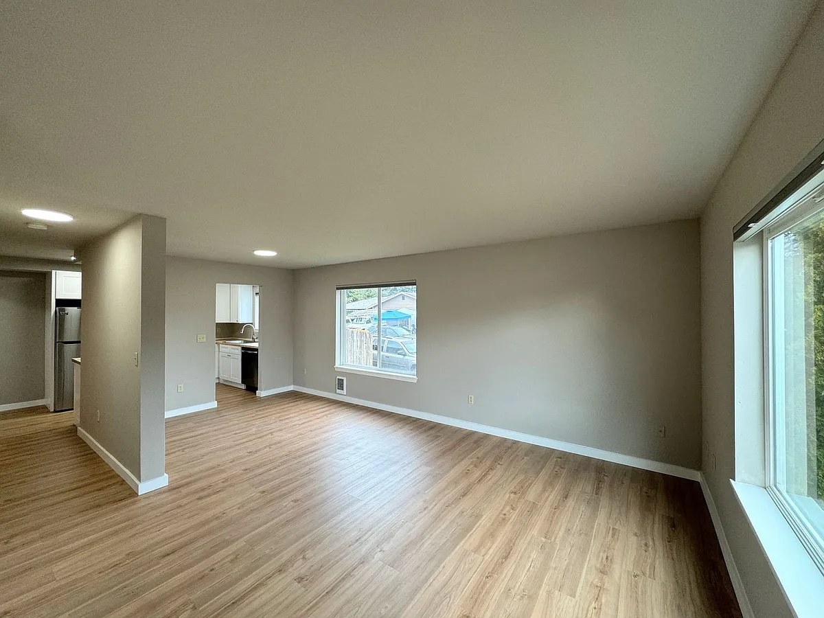 Building Photo - 9614 E South Ln #9616