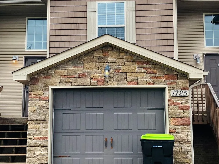 1725 Thistlewood Dr #B — Photo 5