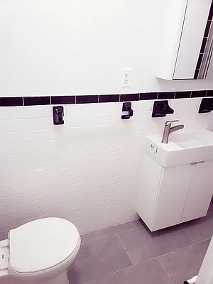 Rented by United Realty Equities | media 34