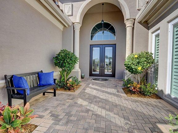 5th image of 7673 Maywood Crest Dr