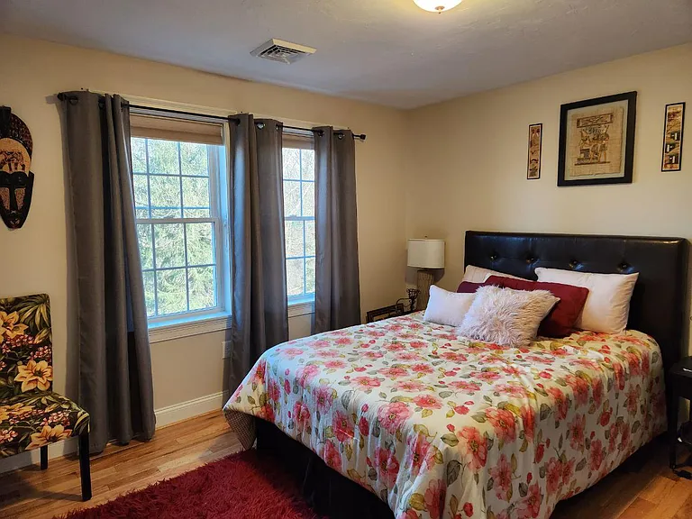 21 Pleasant St — Photo 11