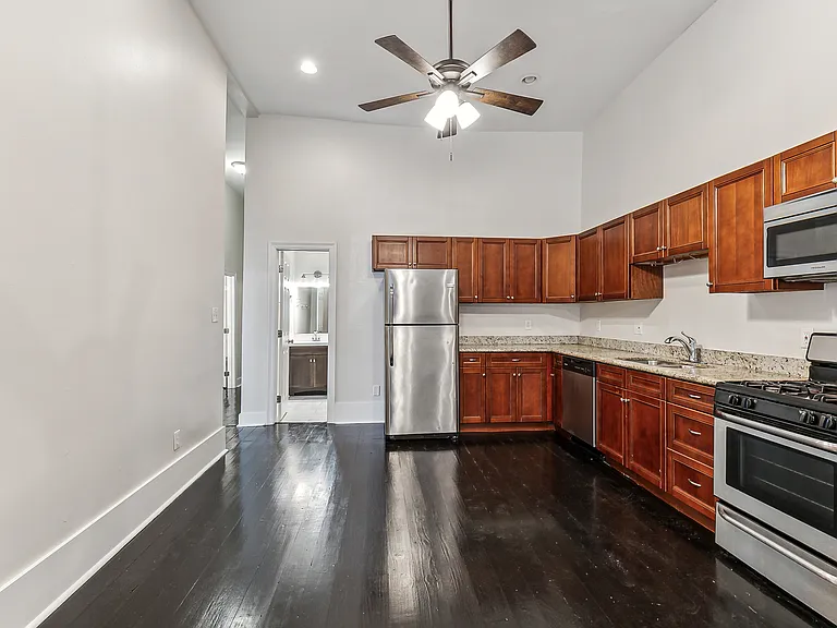 900 Josephine St — Photo 16