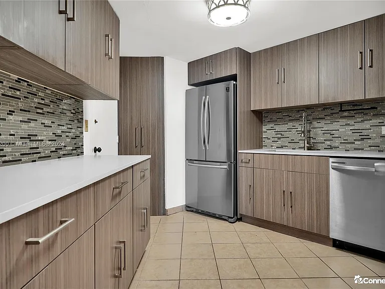 905 Brickell Bay Dr #1831 — Photo 7