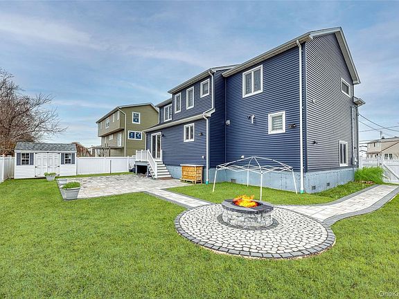 3rd image of 72 W Marine Avenue