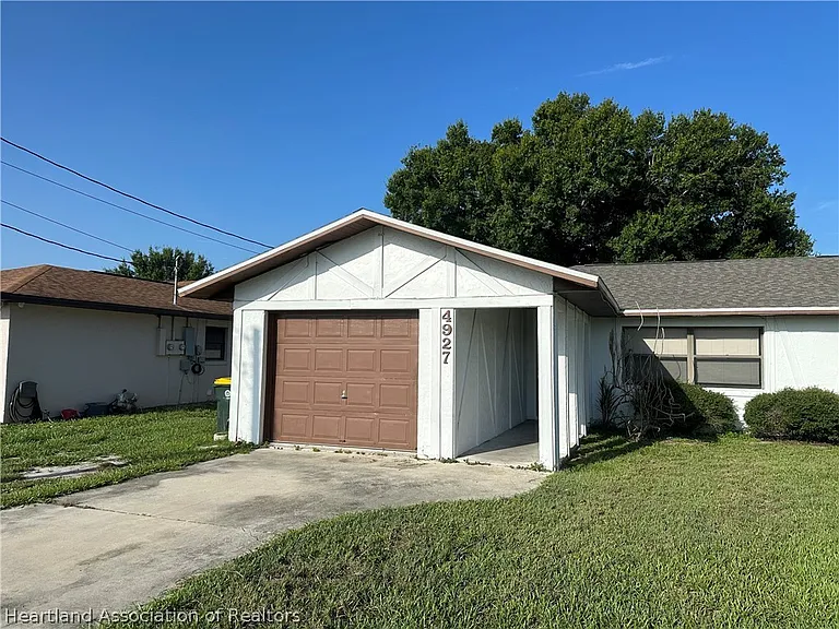 4927 Manatee Dr — Photo 1