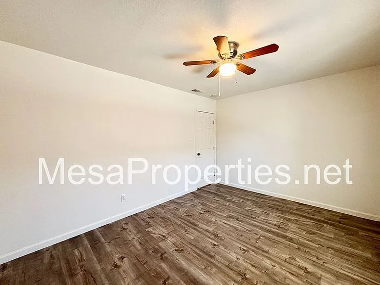 820 Caliente Dr — Photo 14