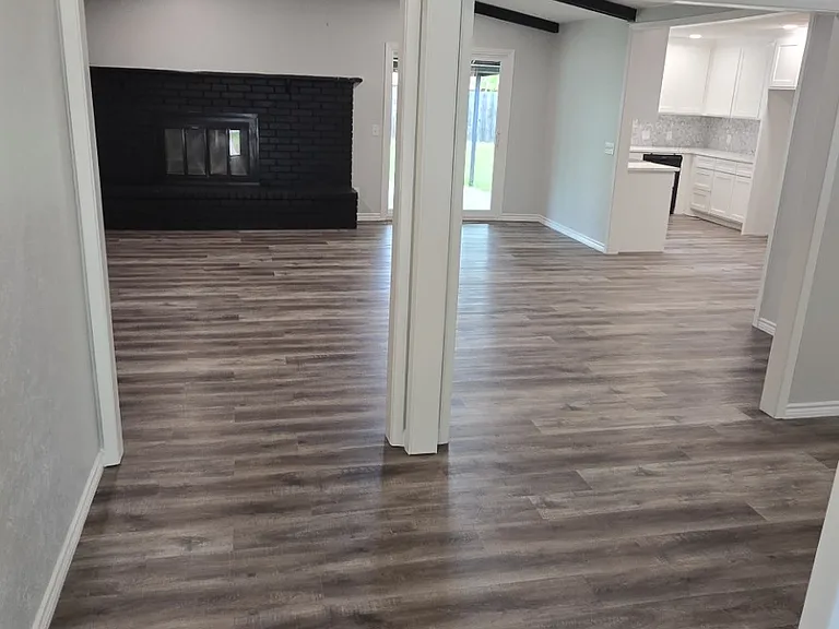 805 Aztec Dr — Photo 2