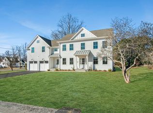 214 Highlawn Rd, Fairfield, CT 06428