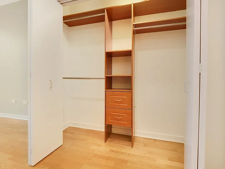 720 N Larrabee St #1706 — Photo 9