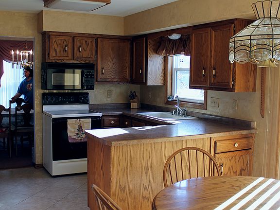 Updated Kitchen Oak Cabinets