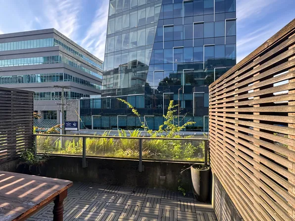 522 W 8th Ave #208, Vancouver, BC V5Z 0A9