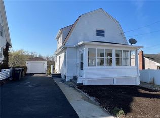 46 Sander St, New London, CT 06320