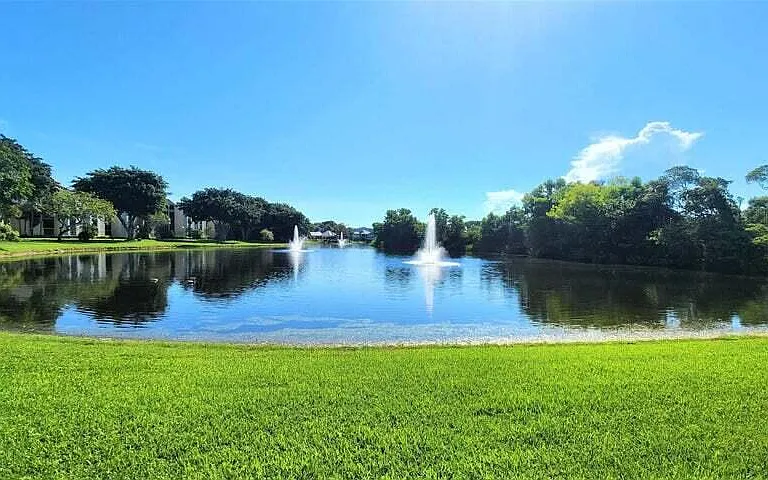 825 Egret Cir #404 — Photo 16